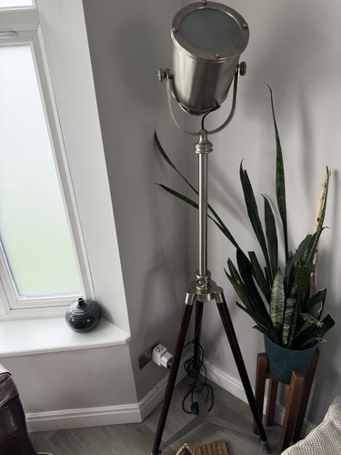 Height adjustable studio retro - studio,